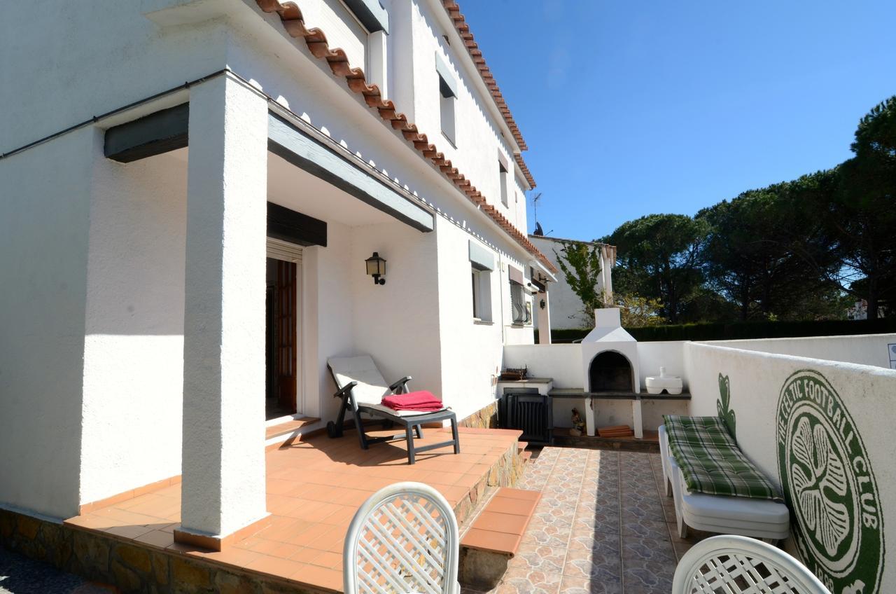 Avinguda Montgo Villa L' Escala Exterior foto