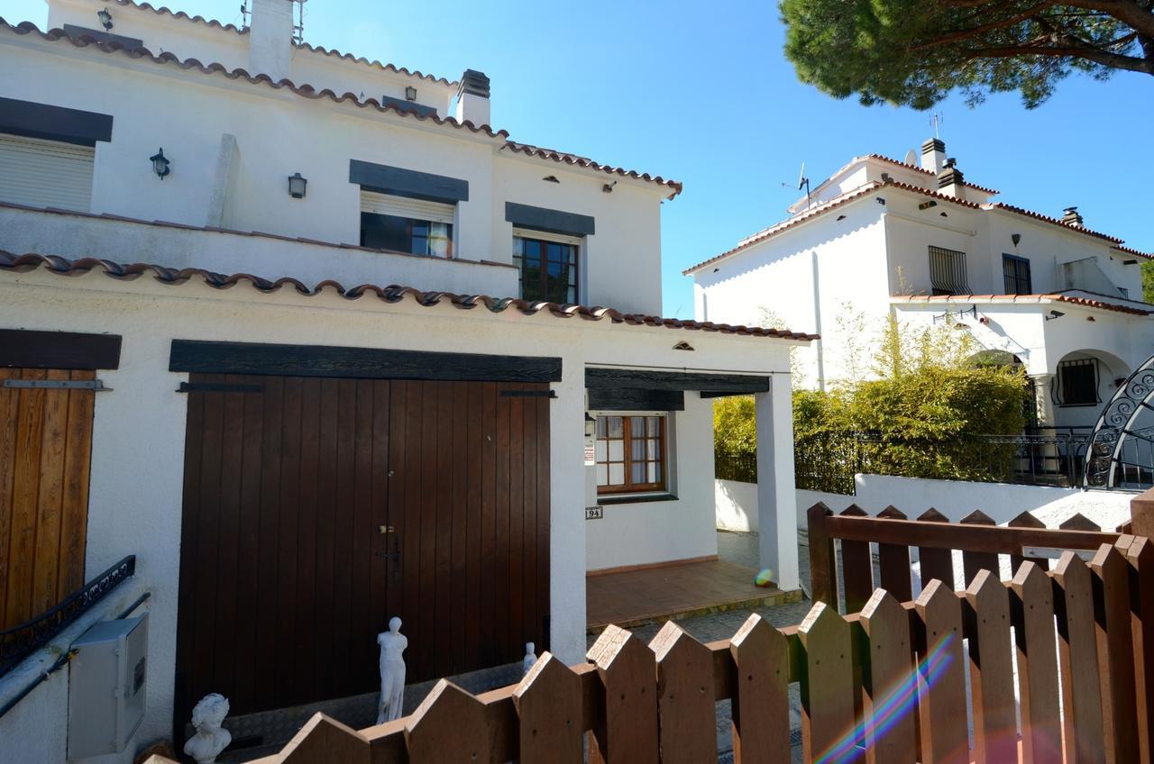 Avinguda Montgo Villa L' Escala Exterior foto