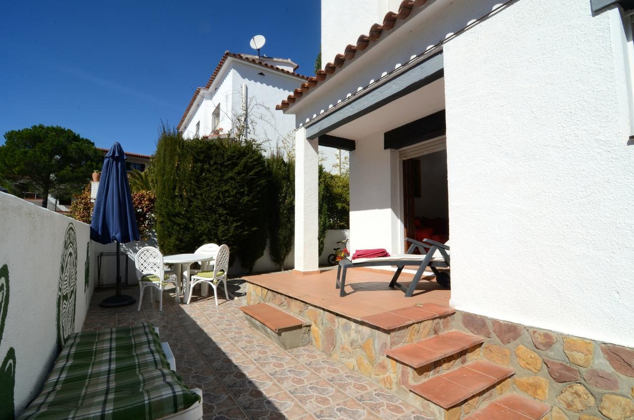 Avinguda Montgo Villa L' Escala Exterior foto