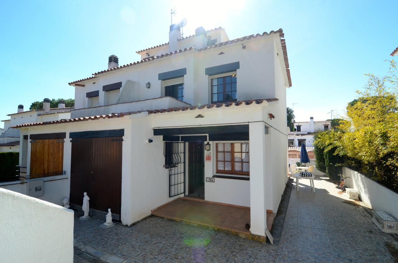Avinguda Montgo Villa L' Escala Exterior foto